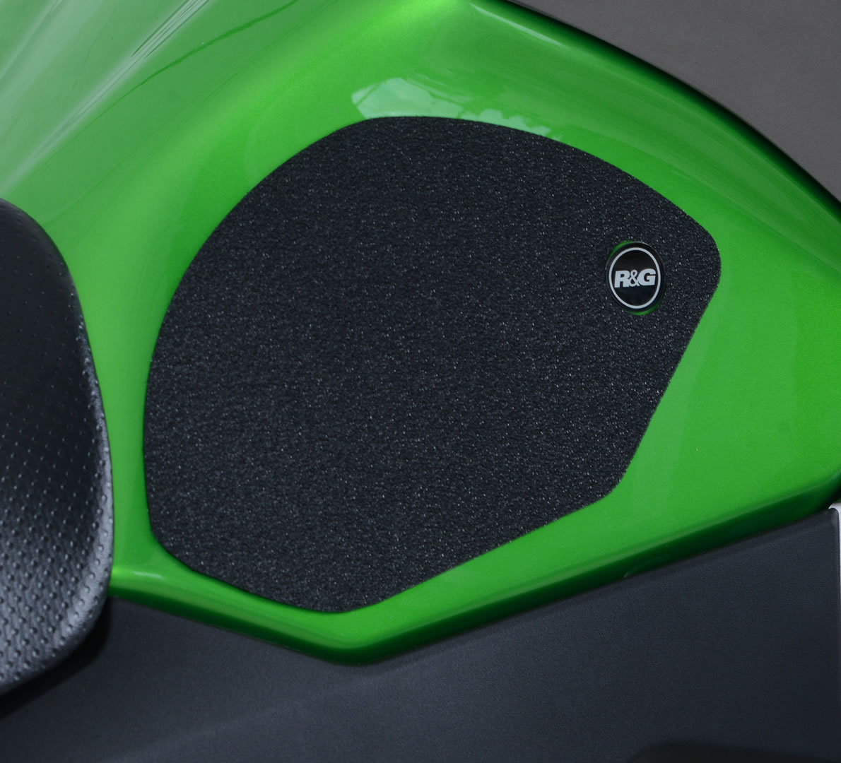 Grip de réservoir R&G Easy Grip Noir Versys-X 300 (17-18)