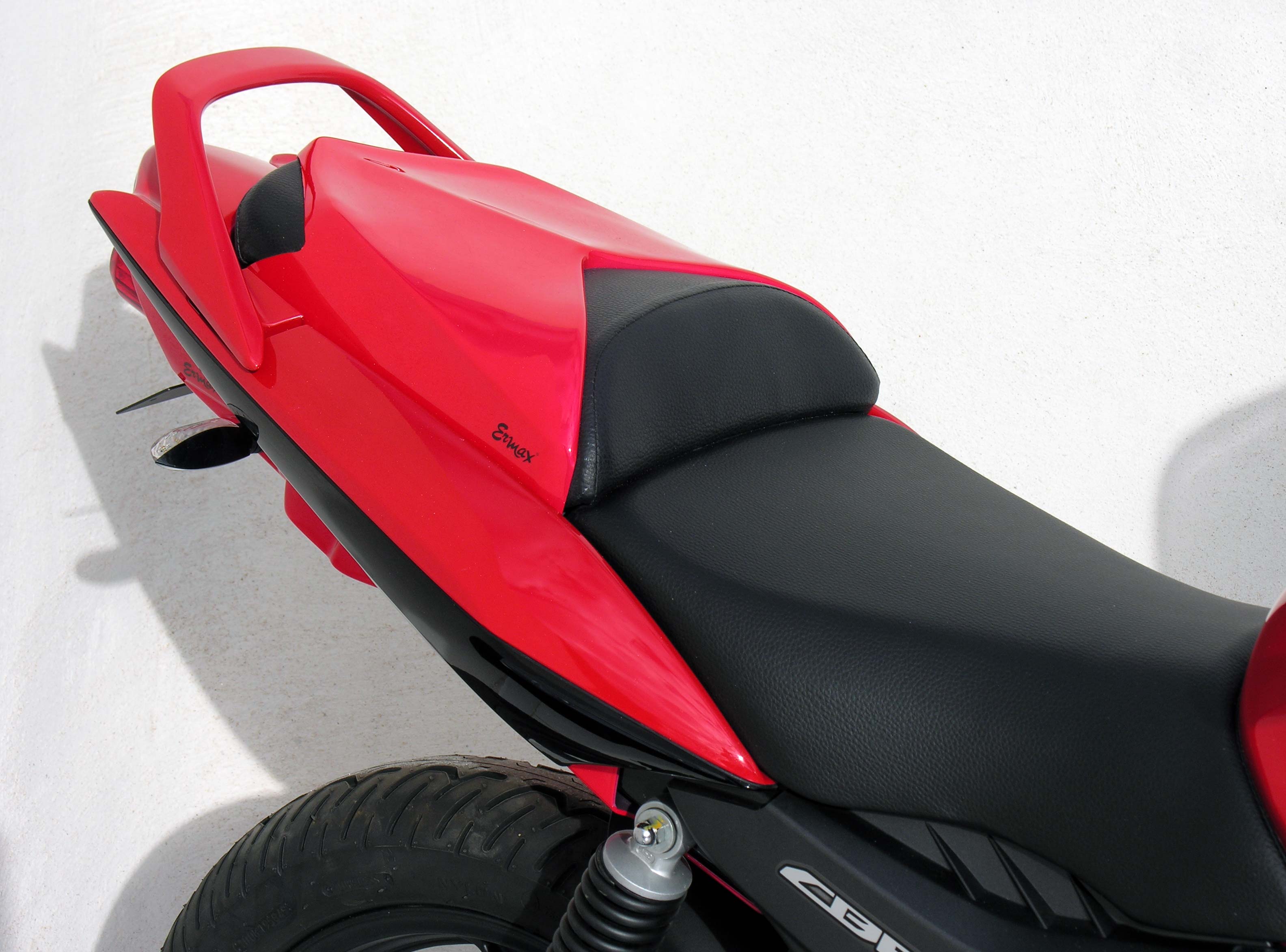 Capot de selle Ermax CBF125 (2009-2014)