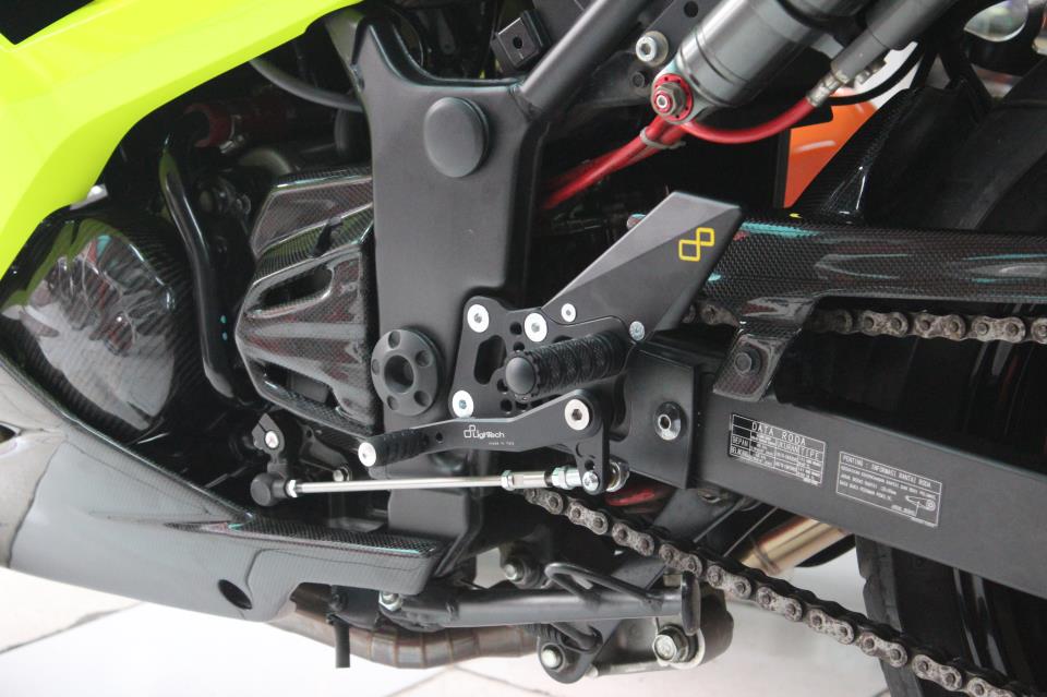 Commandes reculées repliables Lightech Ninja 250 / 300 (08-16)