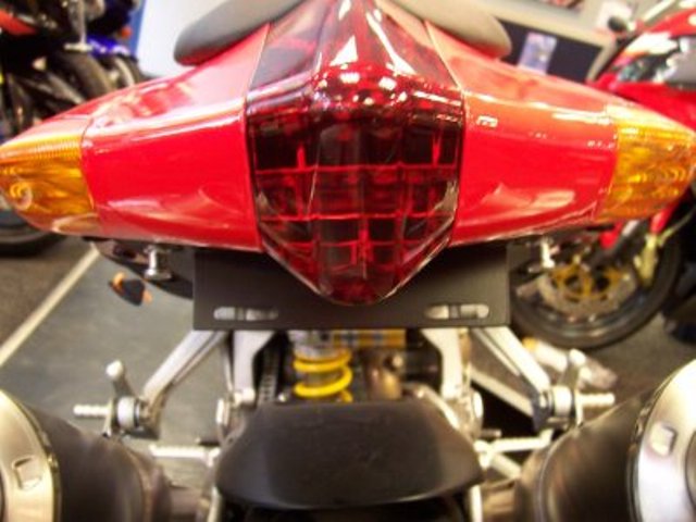 Support de plaque R&G RSV1000R (04-09), Tuono 1000 / R (06-10)