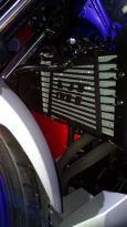 Grille de radiateur noire MT-03 320 (16-20)
